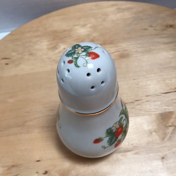 Vintage Avon Sugar Shaker. Strawberry collection. - Picture 3 of 5